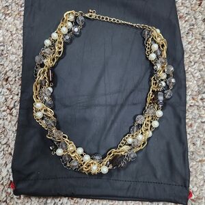 Elegant Gold and Pearl Necklace